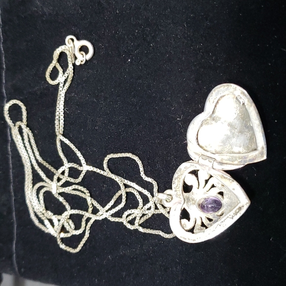 Vintage Amethyst Heart locket - Picture 2 of 3
